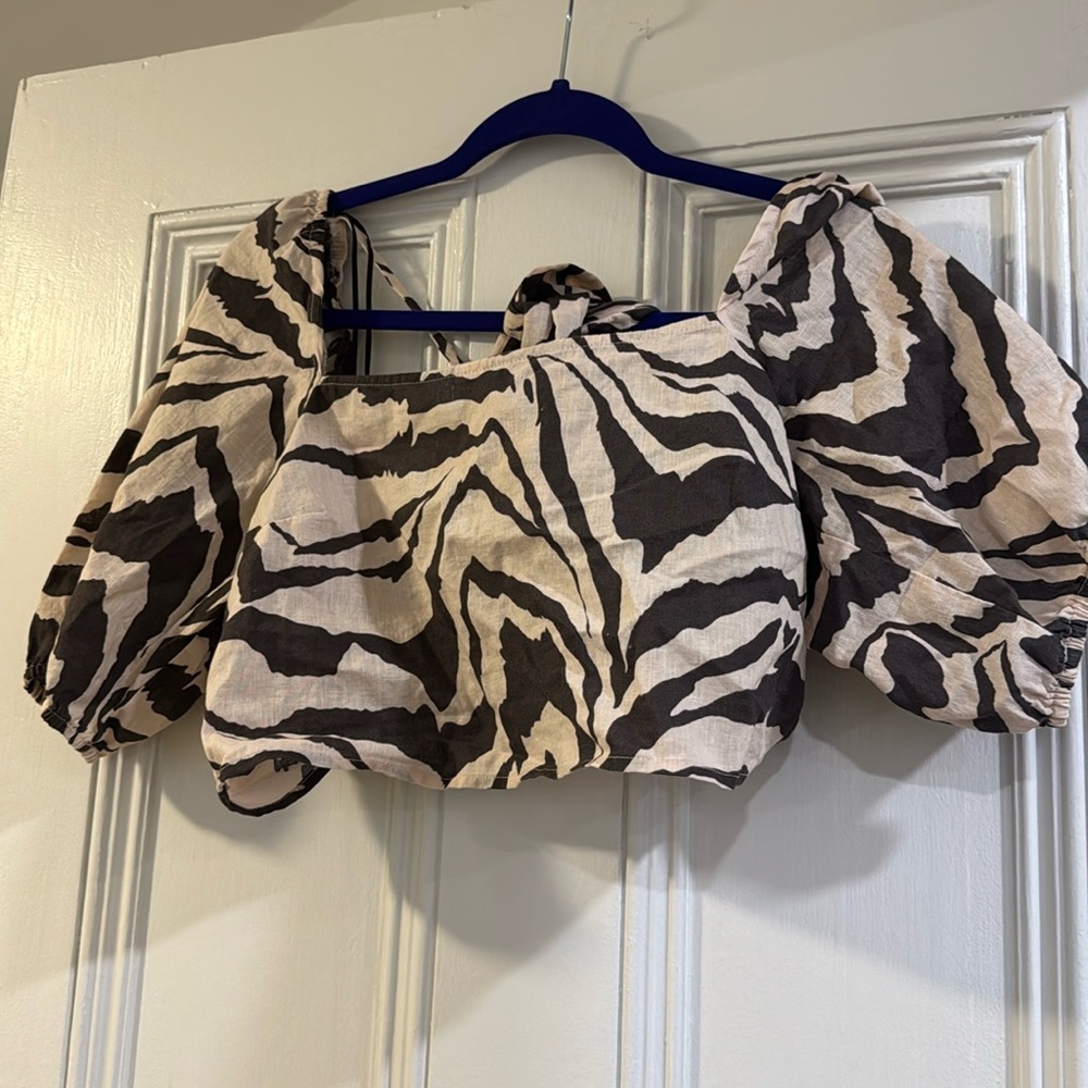 HM Linen Blend Crop & Puff Sleeve Top